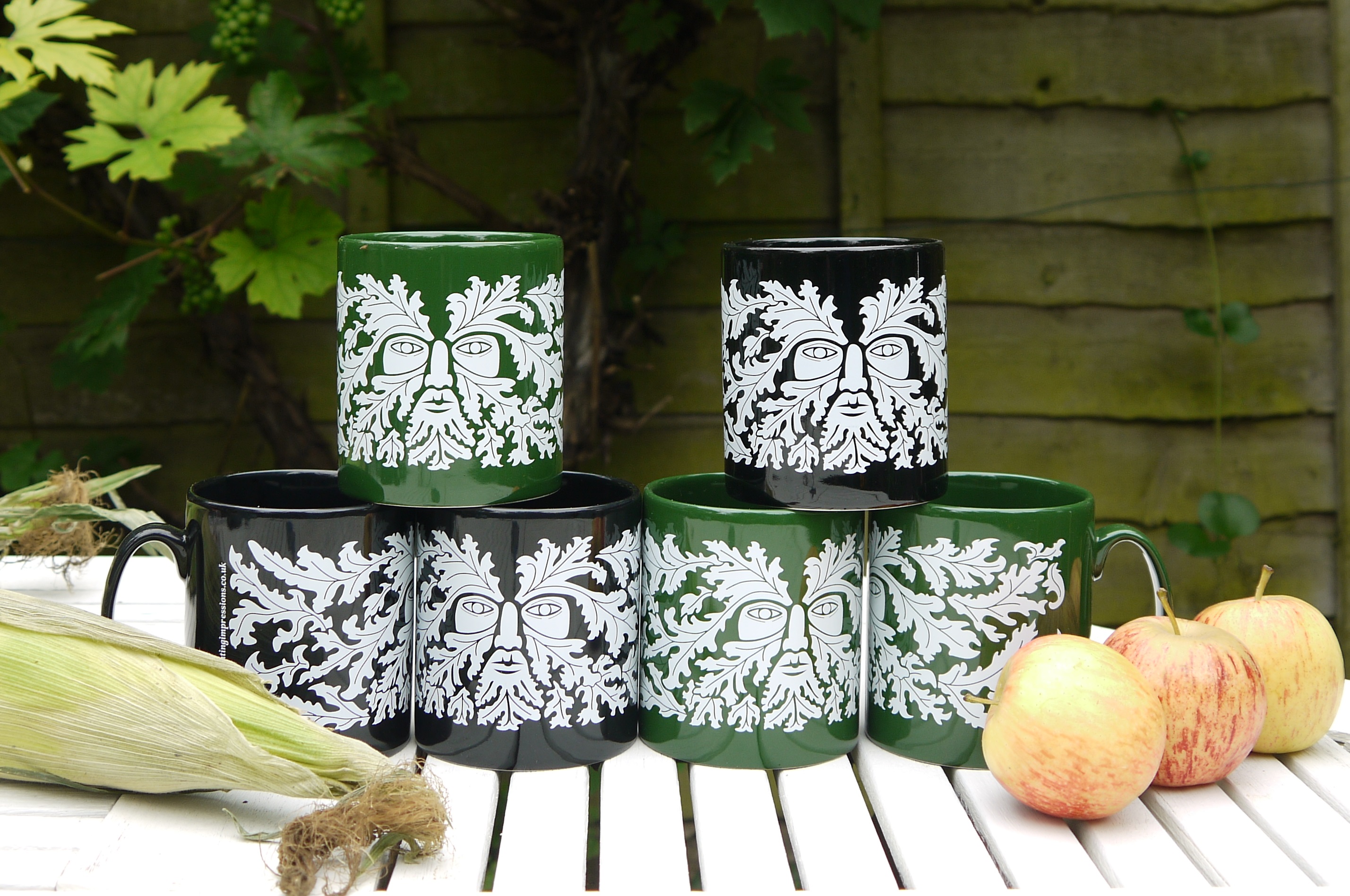 Available in green or black mug